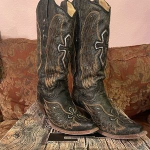 Black cowboy boots for women size 9.
